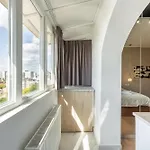 Sunset - Luxury On Calea Victoriei Apartment Bucharest